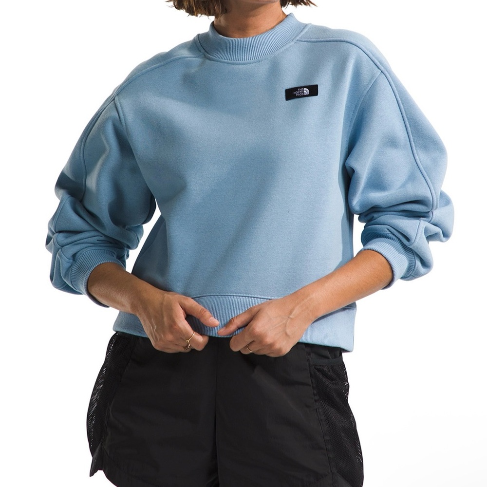 The North Face Heavyweight Box Fit
Crew Light Blue Sweatshirt Size L